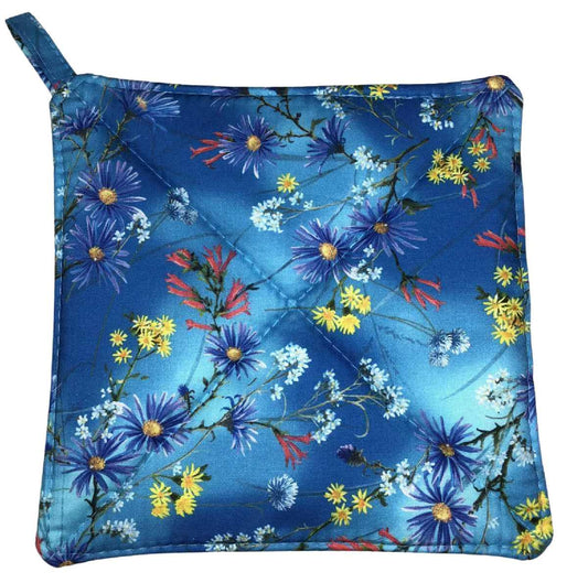 Wildflowers Blue Kitchen Pot Holder, Spring Daisy Field Flowers Farmhouse Hot Pad Quilted Potholder