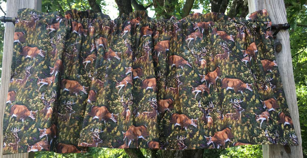 Deer Wildlife Forest Animals Doe Buck Fawn Cabin Lodge Fall Handcrafted Valance