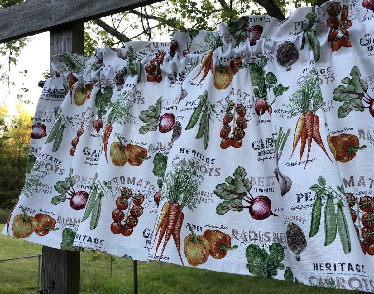 Farmer Market Valance Vegetable Salad Valance Carrots Tomatoes Peppers Beets Radishes Food Farm House Kitchen Cotton Curtain Valance