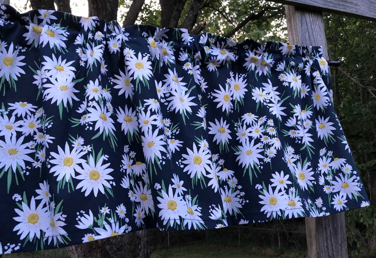 Daisy Valance Wildflower Floral Valance Garden Daisy Floral Bouquet Field Flowers Country Farmhouse Kitchen Navy Blue Curtain Valance t9/5